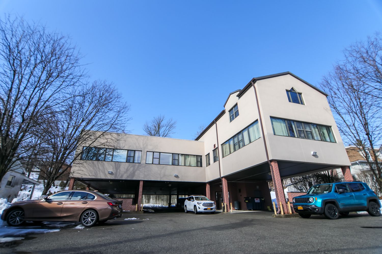 8 Revolutionary Rd, Ossining, NY 10562